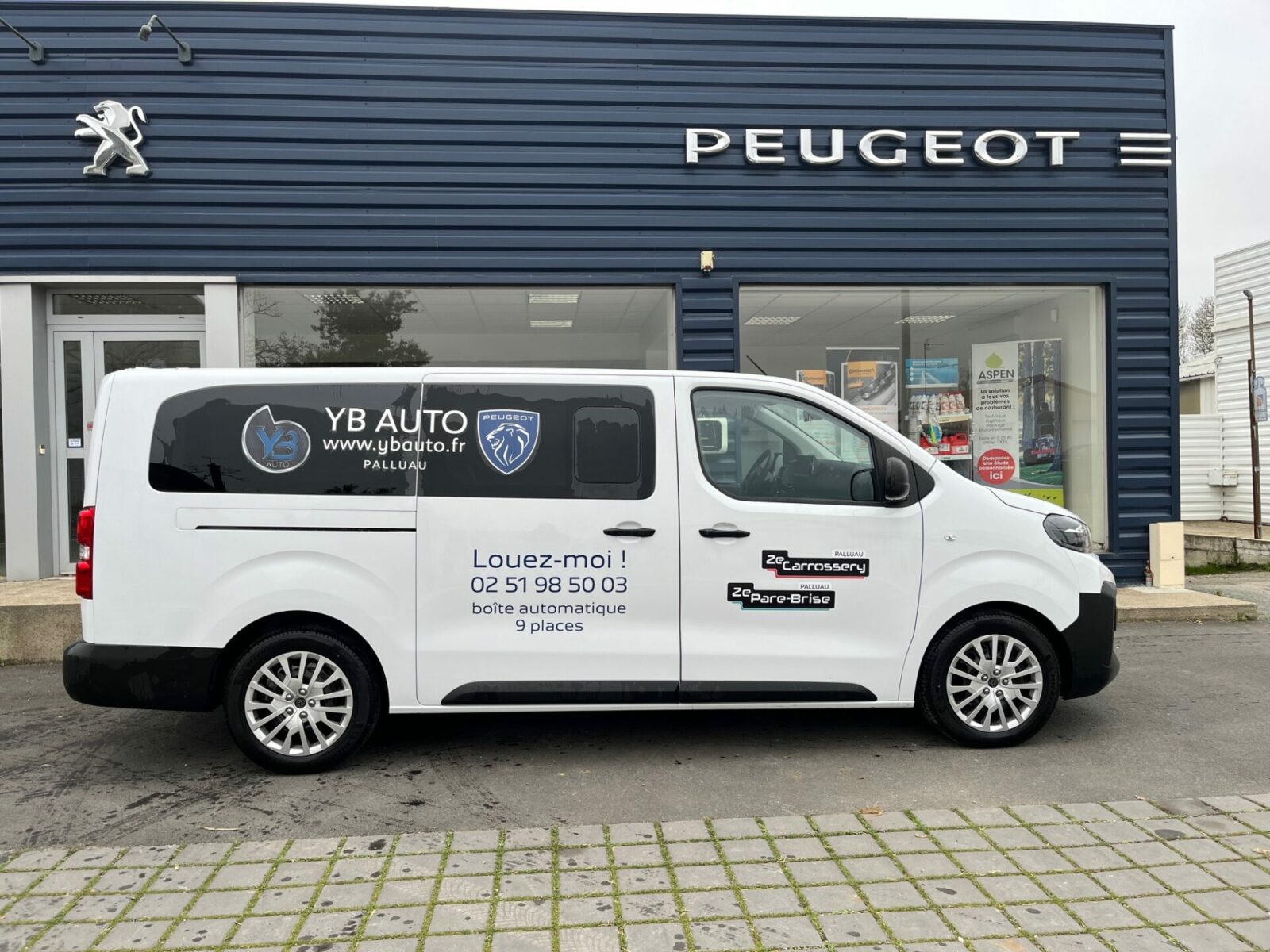 Yb Auto Garage Peugeot Carrosserie Peinture Aizenay PEUGEOT Minibus GZ 442 QA IMG 4377