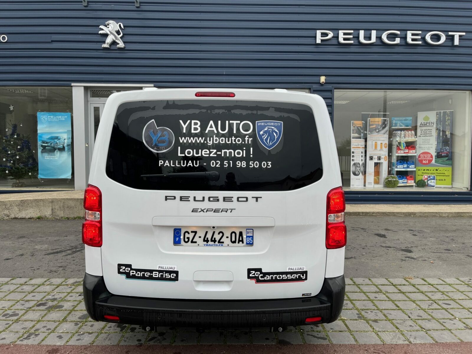 Yb Auto Garage Peugeot Carrosserie Peinture Aizenay PEUGEOT Minibus GZ 442 QA IMG 4380